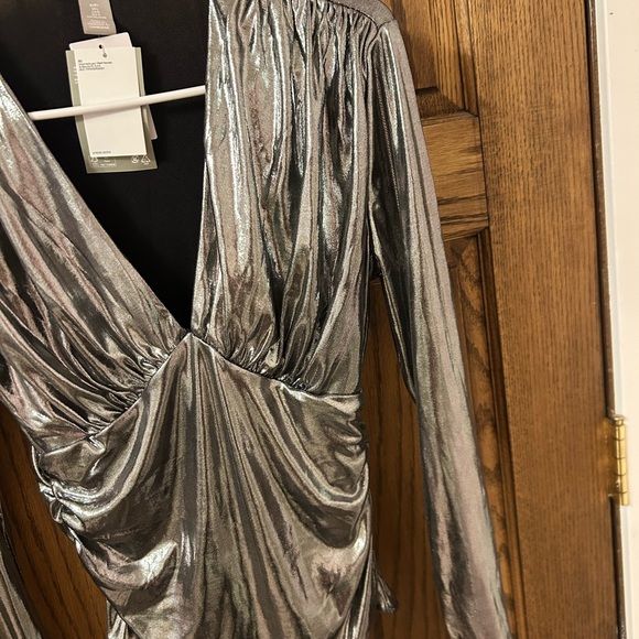 H&M Draped V-Neck Thong Metallic Silver Long Sleeve Bodysuit Large NWT - Picture 4 of 8